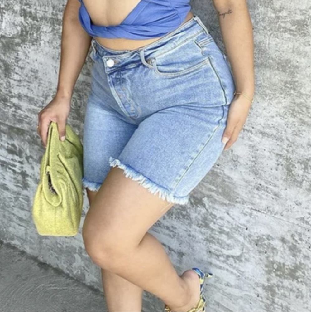BERMUDA STRETCH DENIM SHORTS SMALL